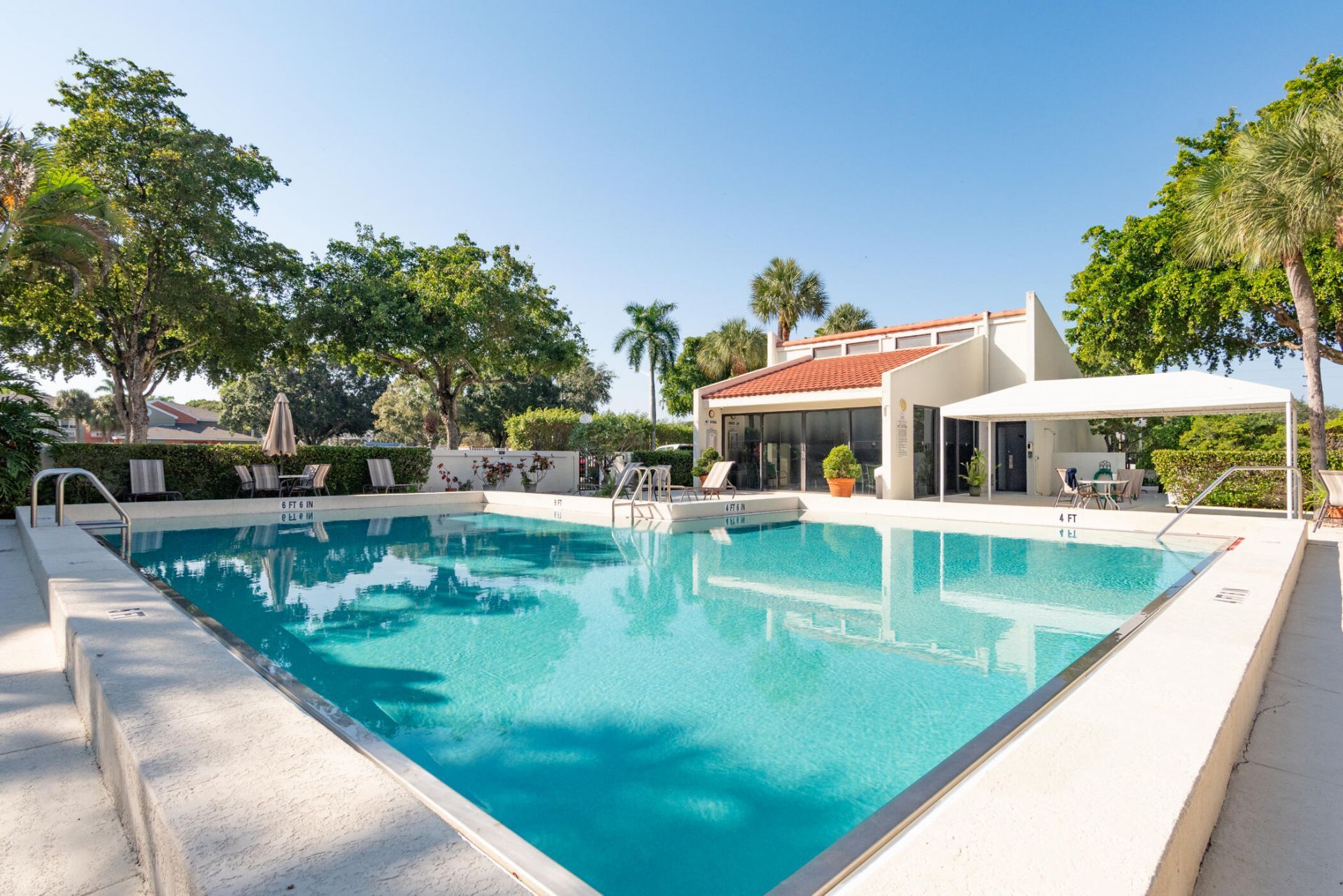 3050 Presidential Way, Unit 403, West Palm Beach, FL 33401 Photo