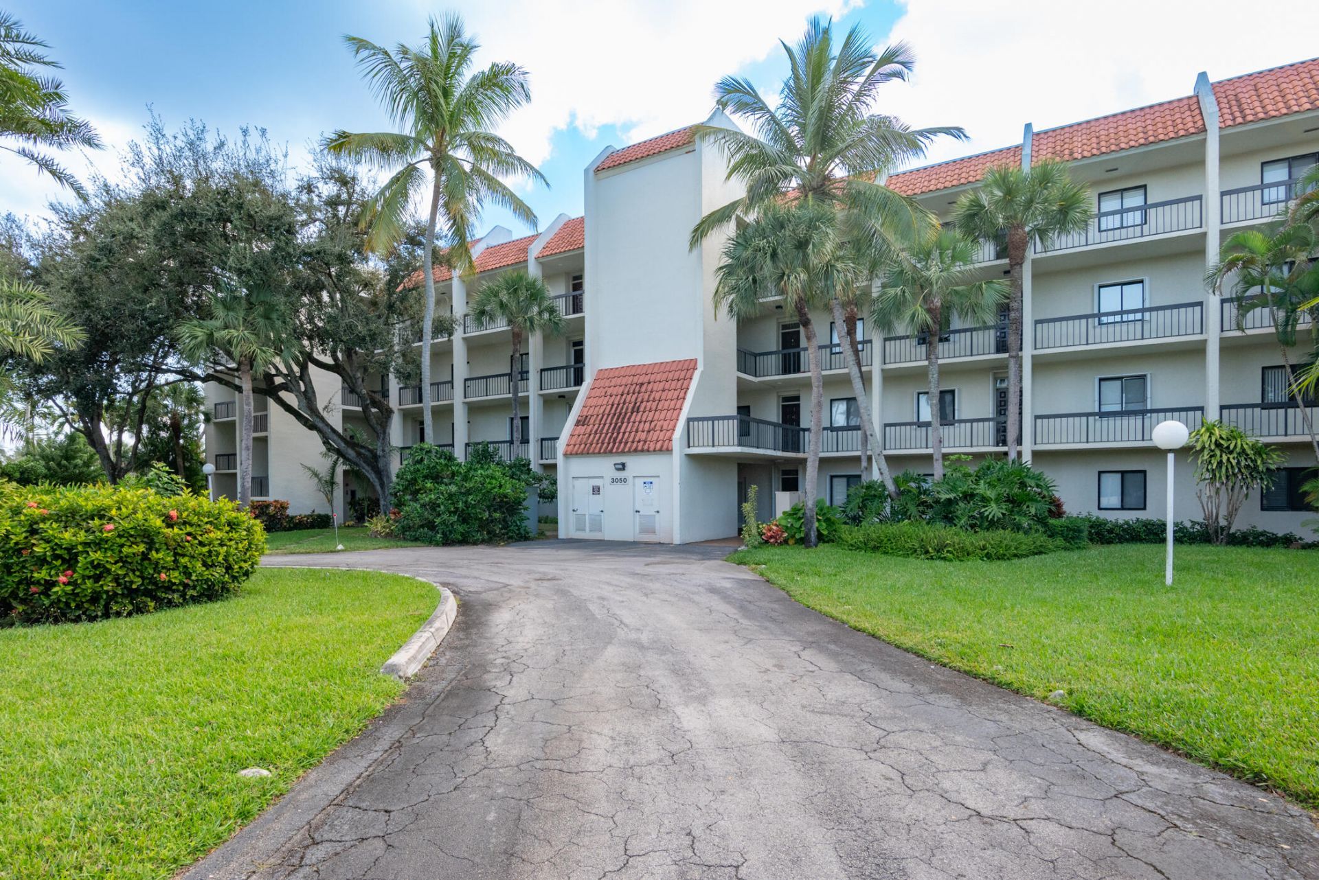 3050 Presidential Way, Unit 403, West Palm Beach, FL 33401 Photo