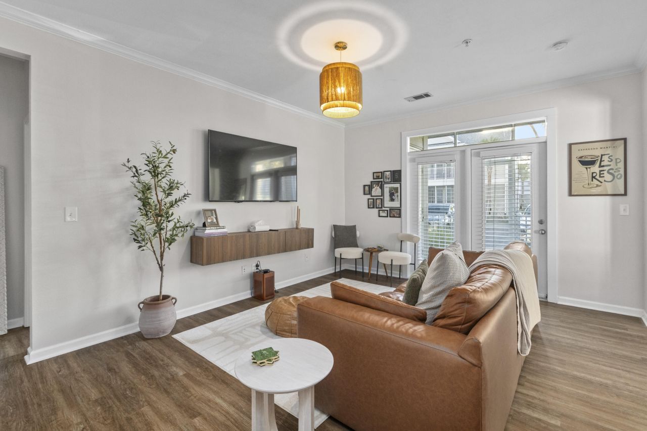 130 River Landing Drive Photo 3