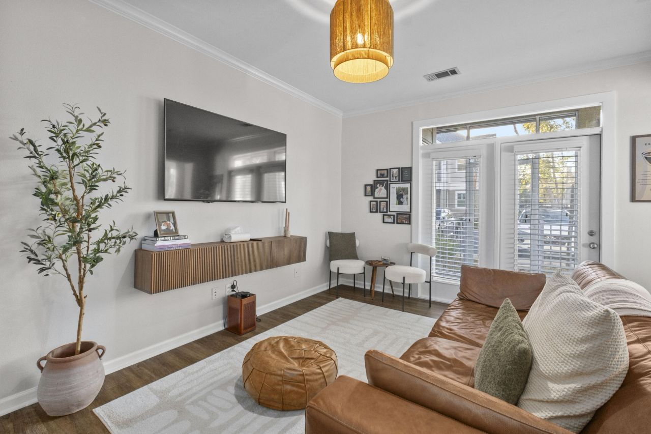 130 River Landing Drive Photo 4