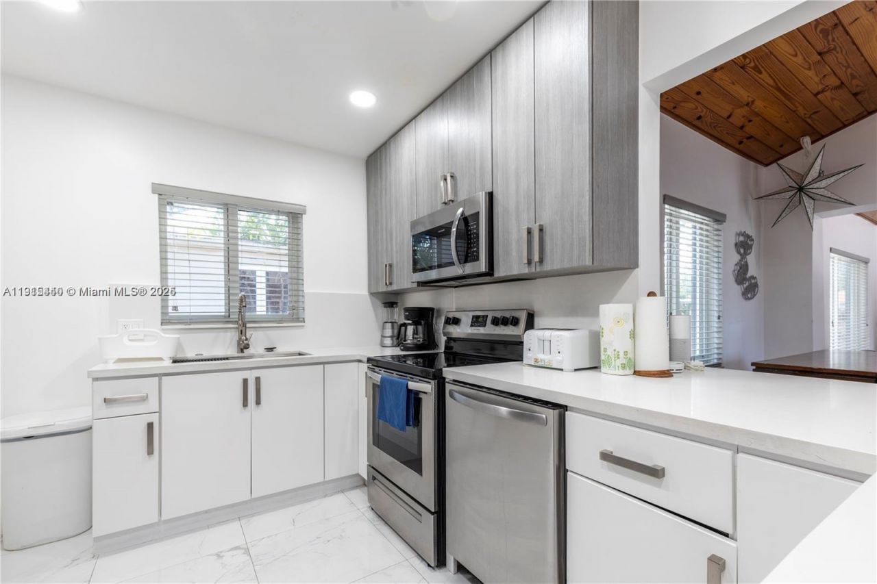 753 NE 81st St, Miami, FL 33138 Photo