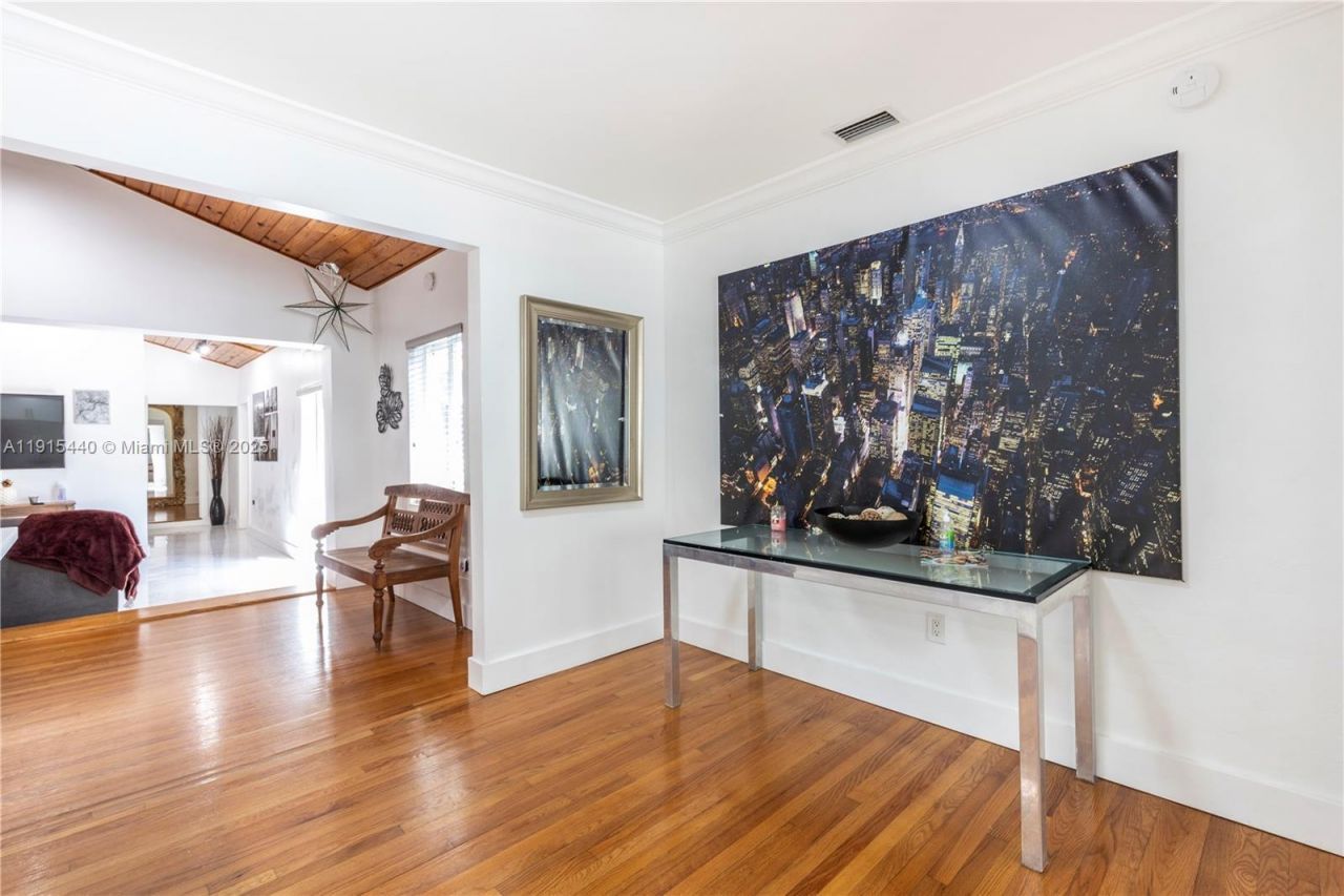 753 NE 81st St, Miami, FL 33138 Photo