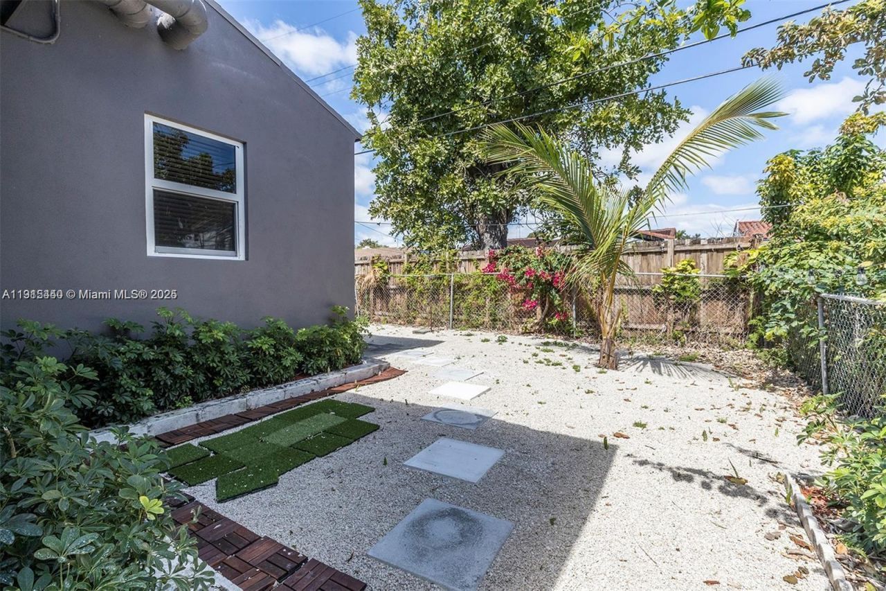 753 NE 81st St, Miami, FL 33138 Photo
