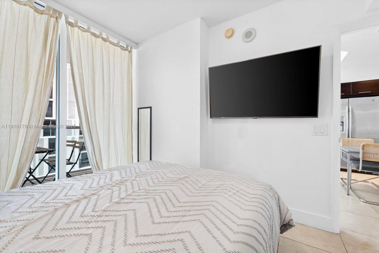 41 SE 5th St, Unit 510, Miami, FL 33131 Photo