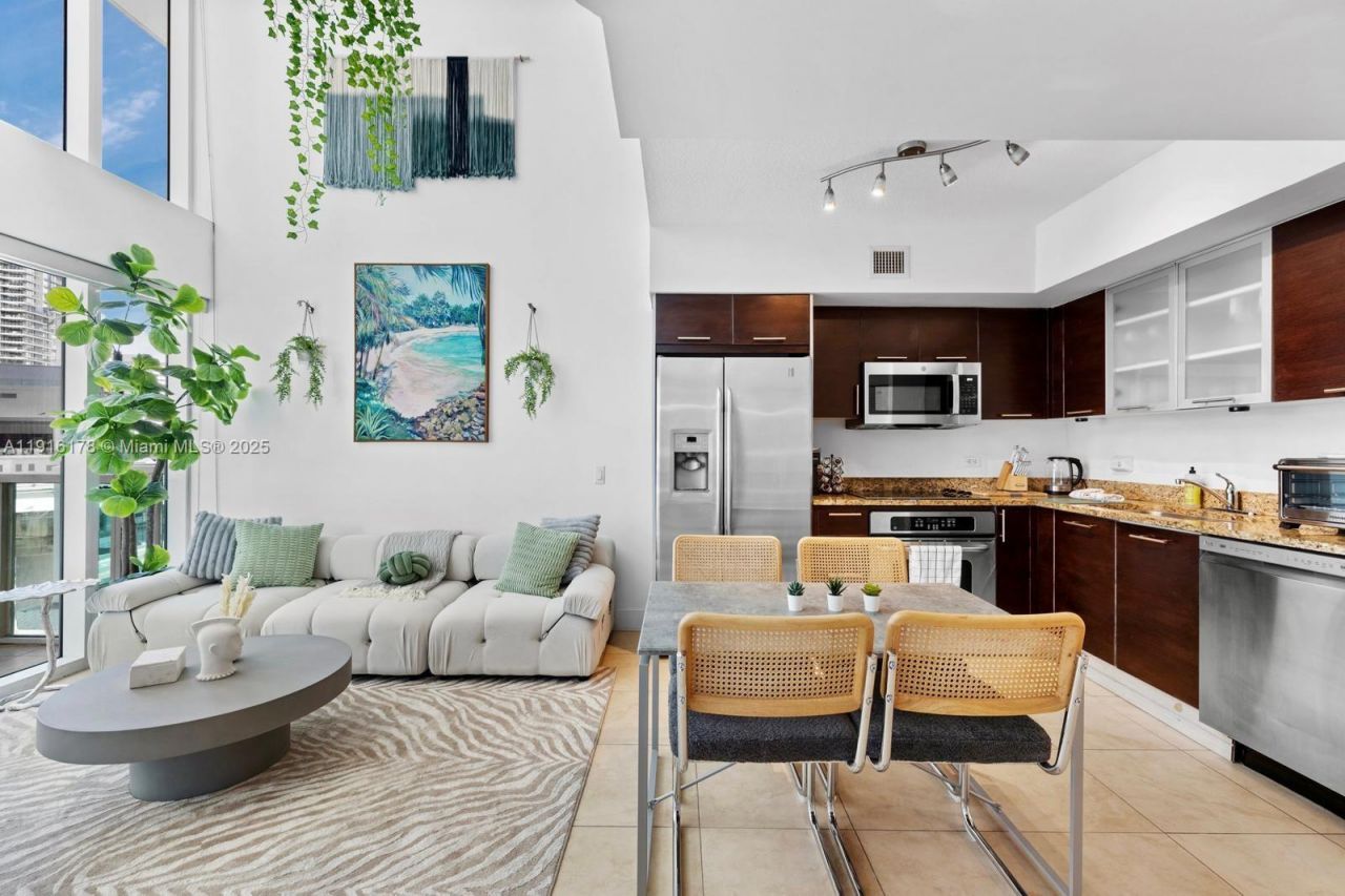 41 SE 5th St, Unit 510, Miami, FL 33131 Photo