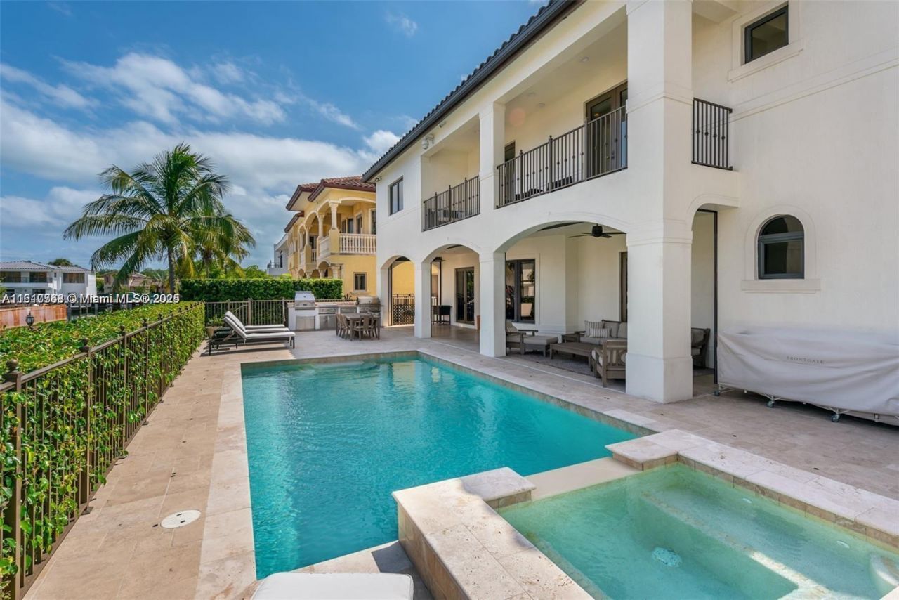 16433 NE 31st Ave, North Miami Beach, FL 33160 Photo