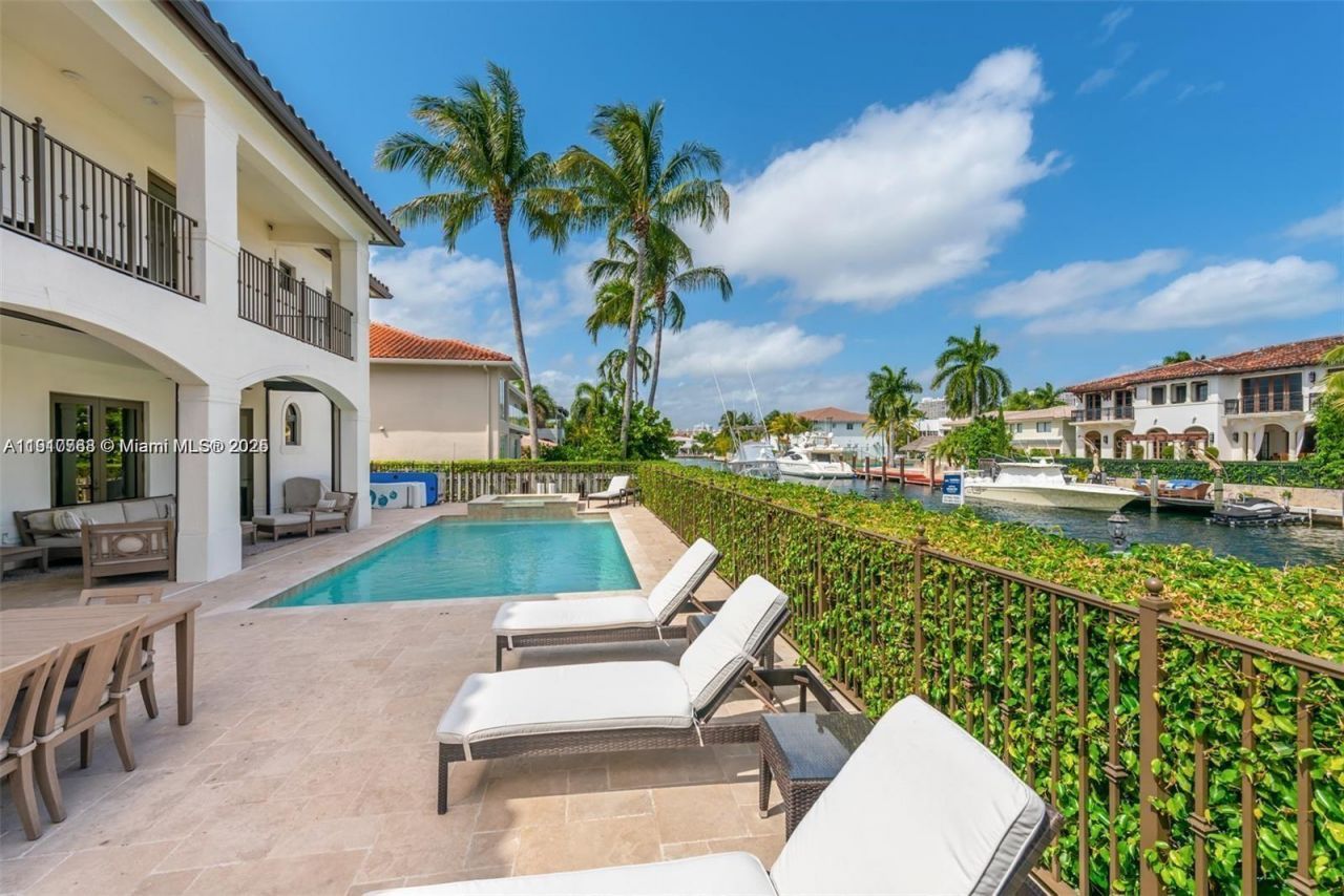 16433 NE 31st Ave, North Miami Beach, FL 33160 Photo