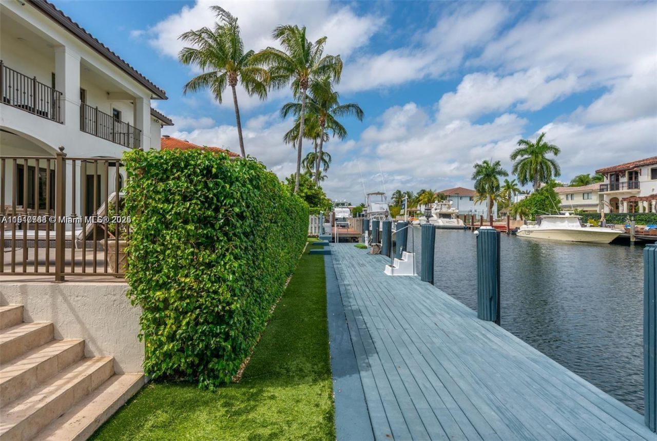 16433 NE 31st Ave, North Miami Beach, FL 33160 Photo