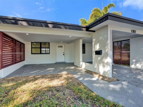 1302 S 22nd Ct, Hollywood, FL 33020