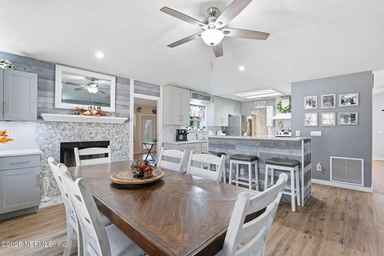 8499 Bandera Circle W, Jacksonville, FL 32244 Photo