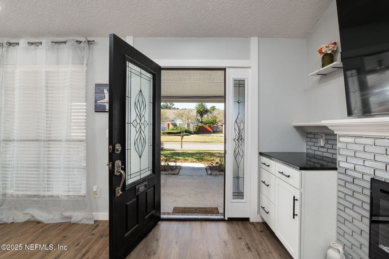 8499 Bandera Circle W, Jacksonville, FL 32244 Photo