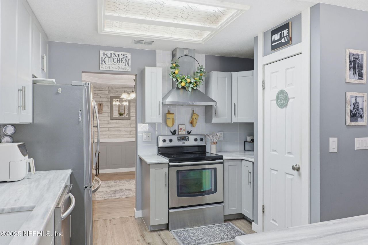 8499 Bandera Circle W, Jacksonville, FL 32244 Photo