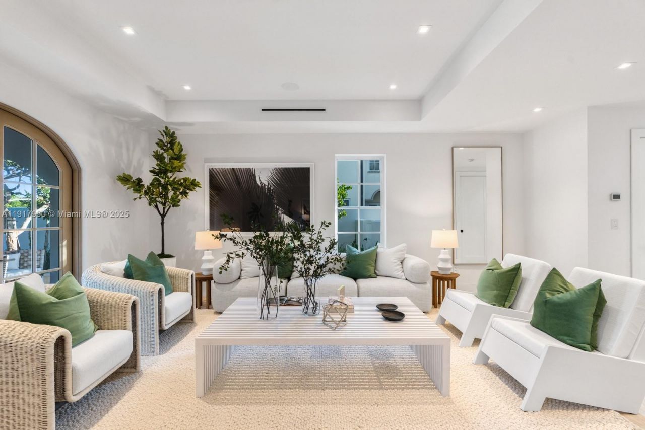 2219 Ibis Isle Road E, Palm Beach, FL 33480 Photo