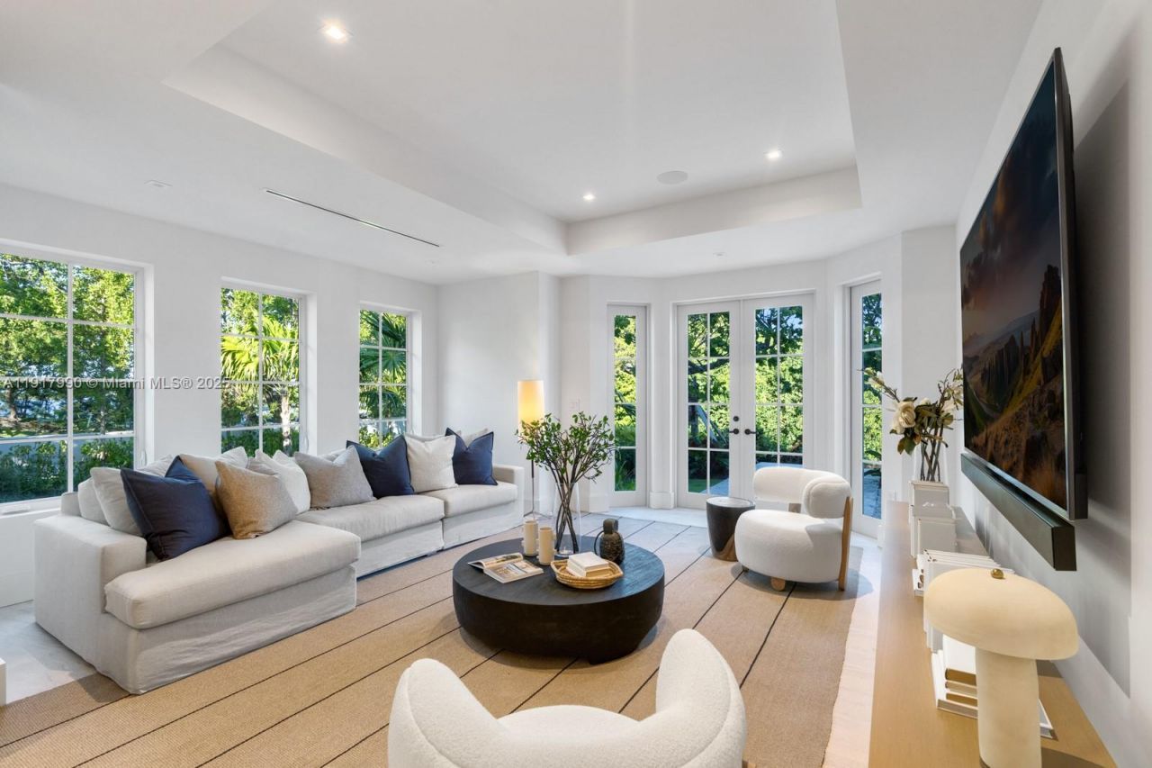 2219 Ibis Isle Road E, Palm Beach, FL 33480 Photo