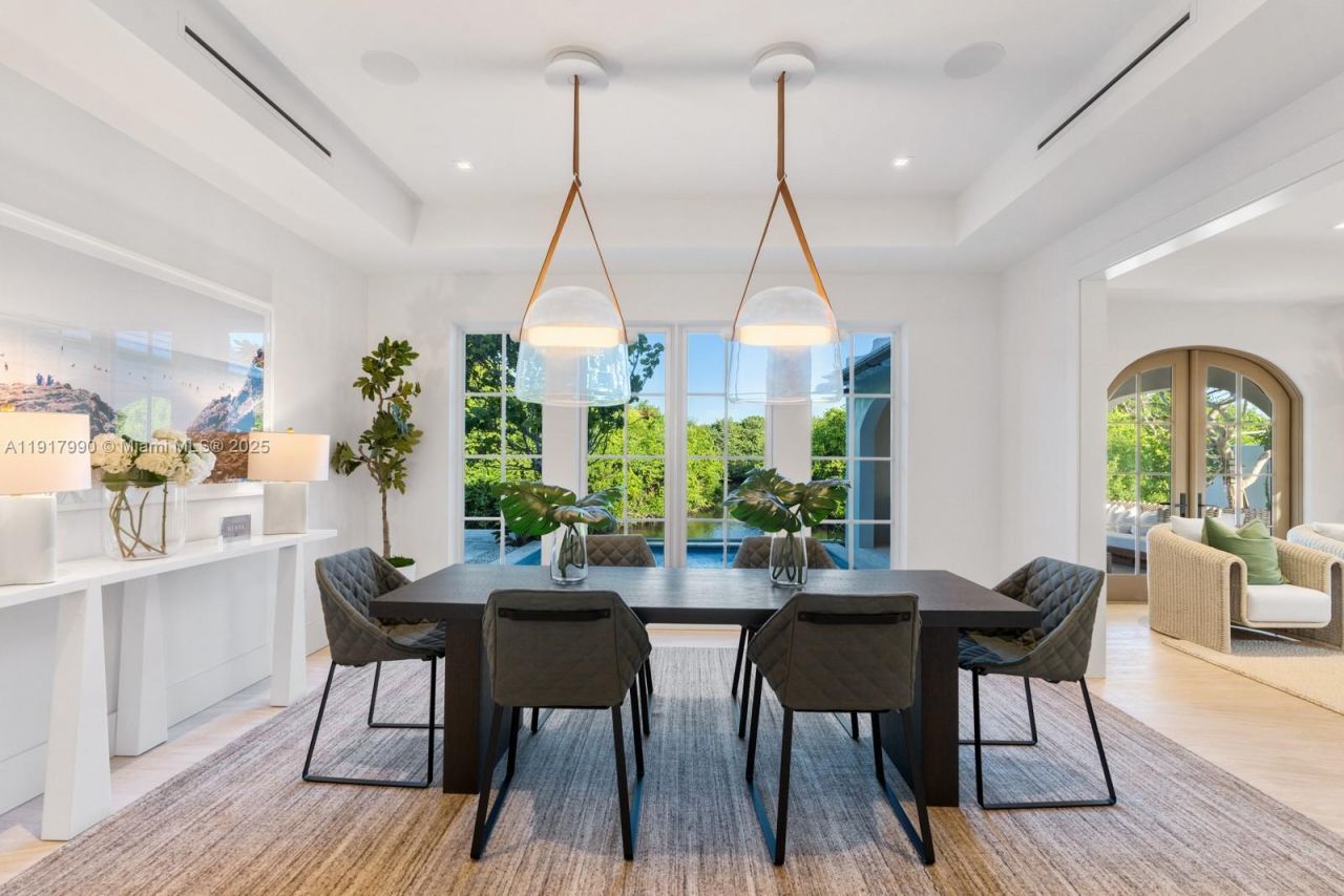 2219 Ibis Isle Road E, Palm Beach, FL 33480 Photo