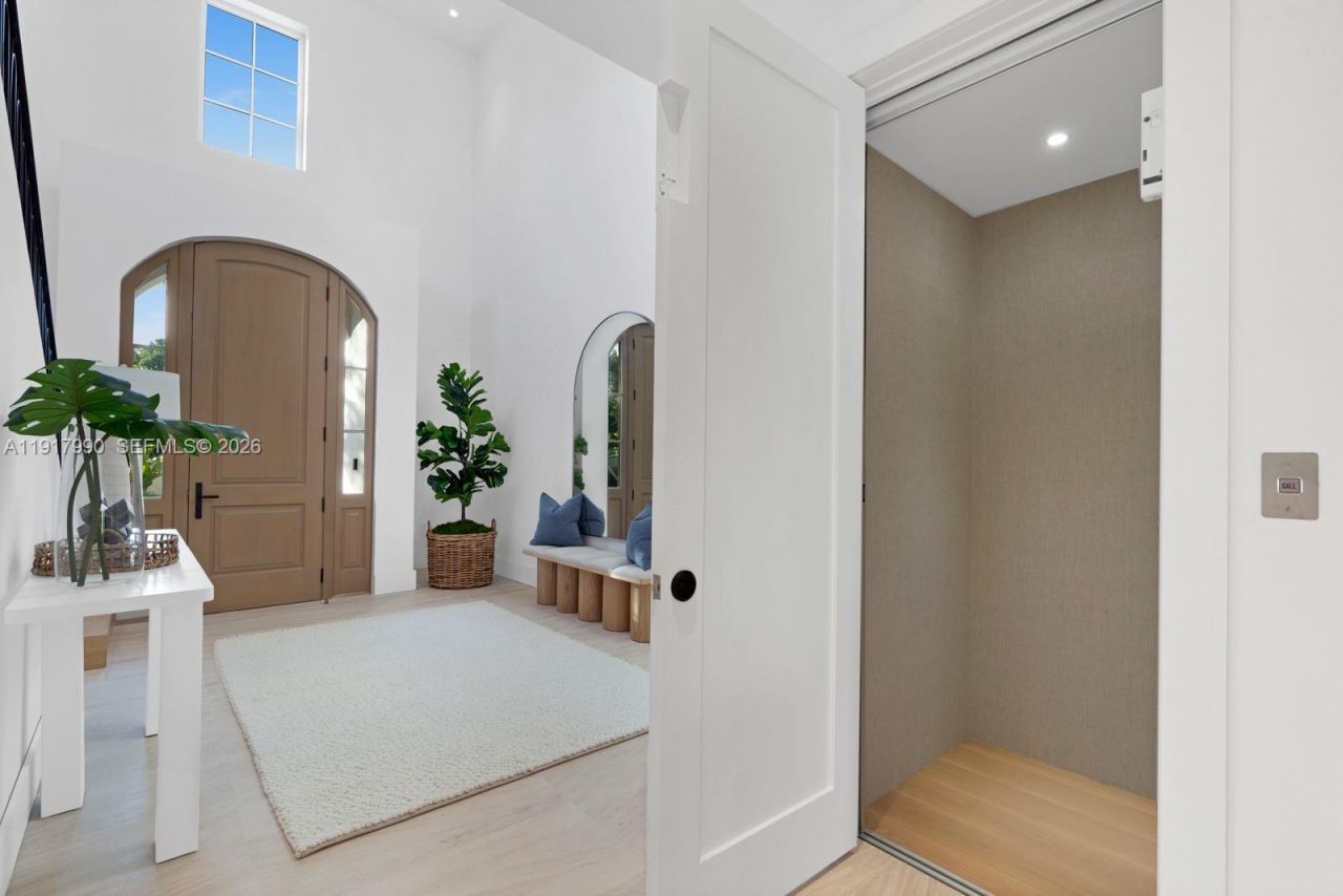 2219 Ibis Isle Road E, Palm Beach, FL 33480 Photo