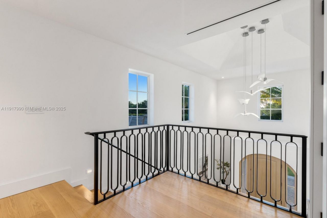 2219 Ibis Isle Road E, Palm Beach, FL 33480 Photo