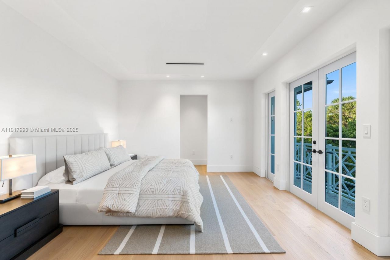 2219 Ibis Isle Road E, Palm Beach, FL 33480 Photo