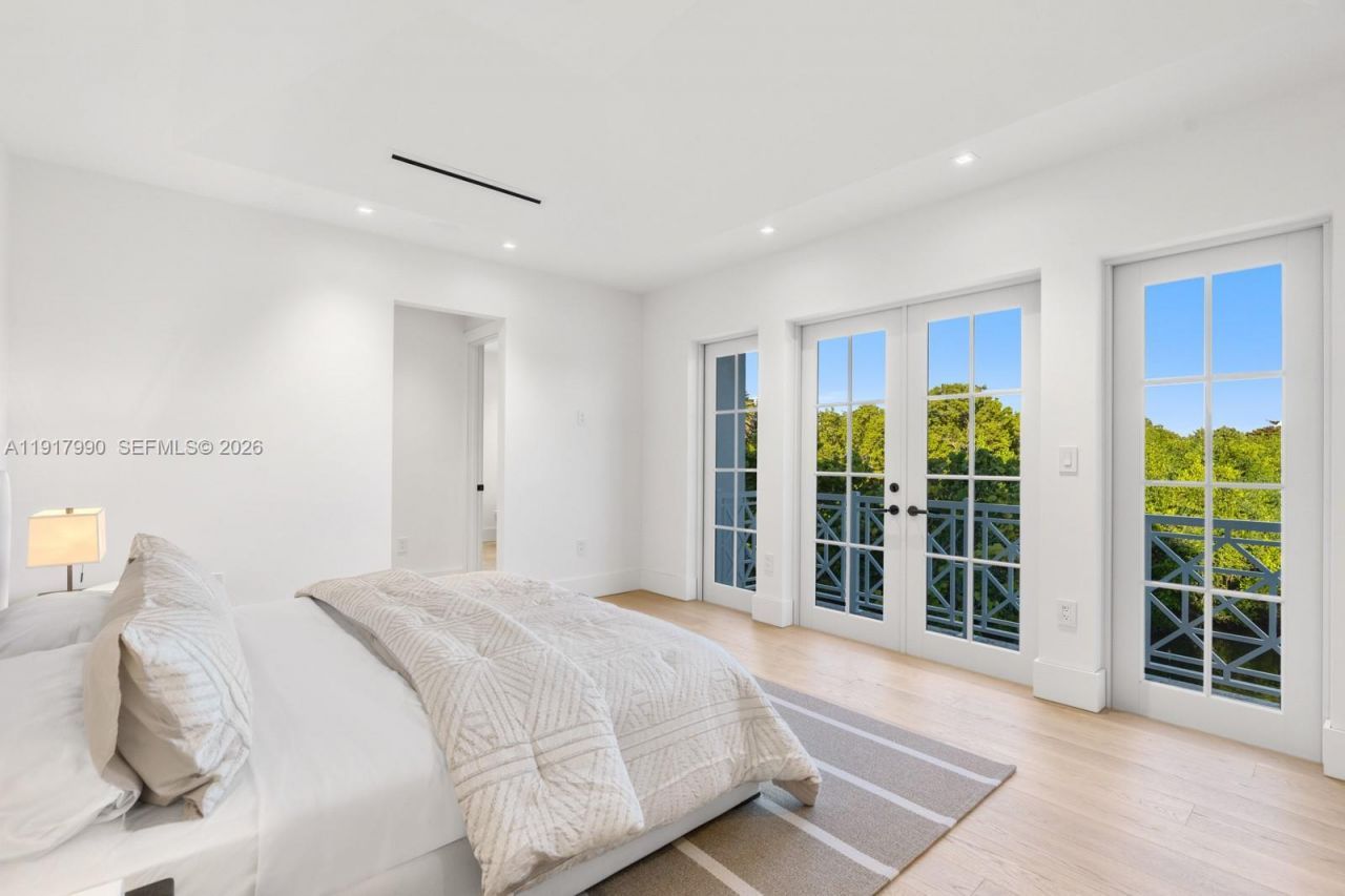 2219 Ibis Isle Road E, Palm Beach, FL 33480 Photo