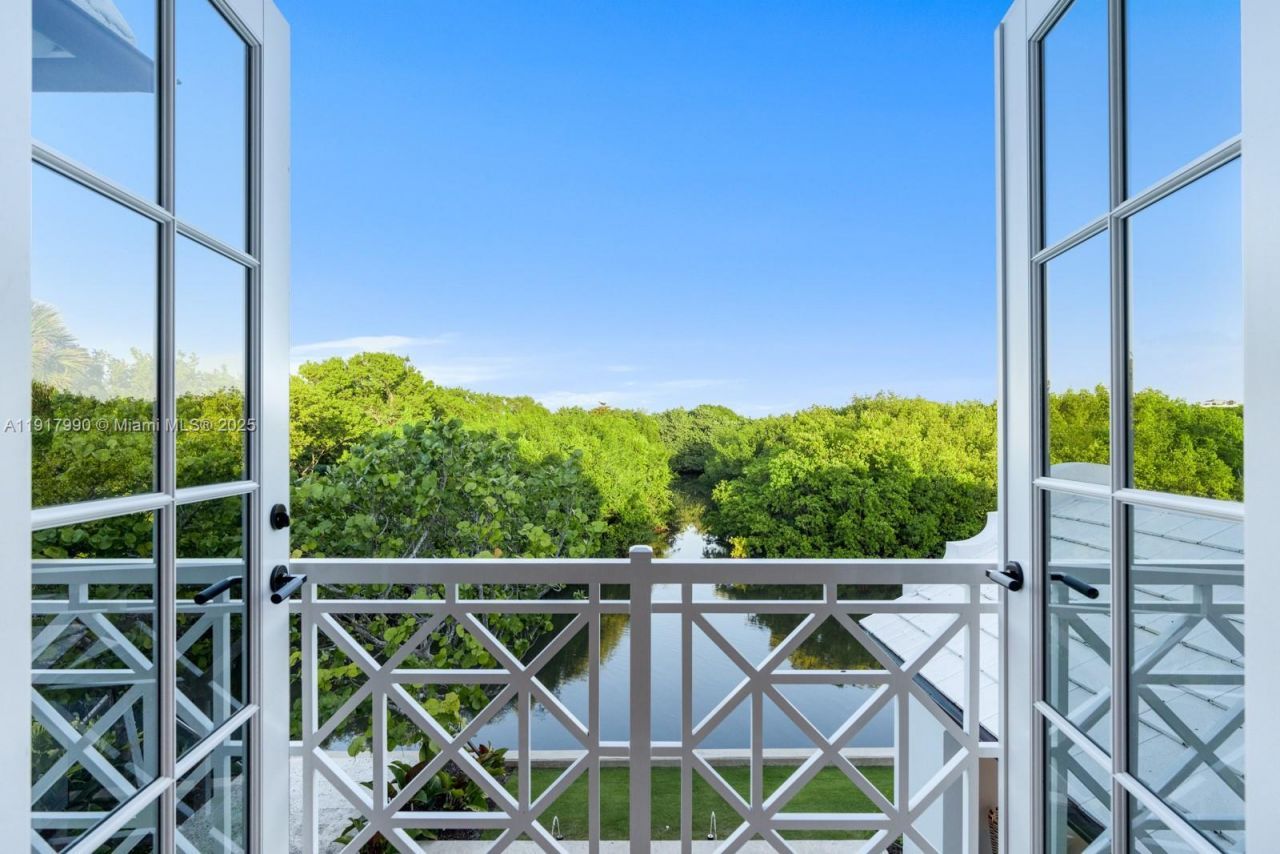 2219 Ibis Isle Road E, Palm Beach, FL 33480 Photo