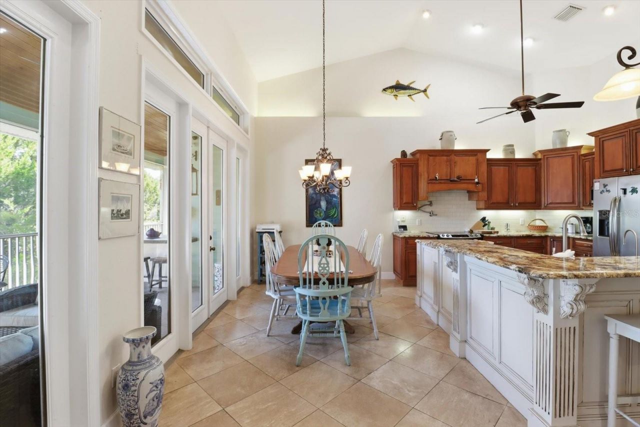 5 Palm Drive, Yankeetown, FL 34498 Photo