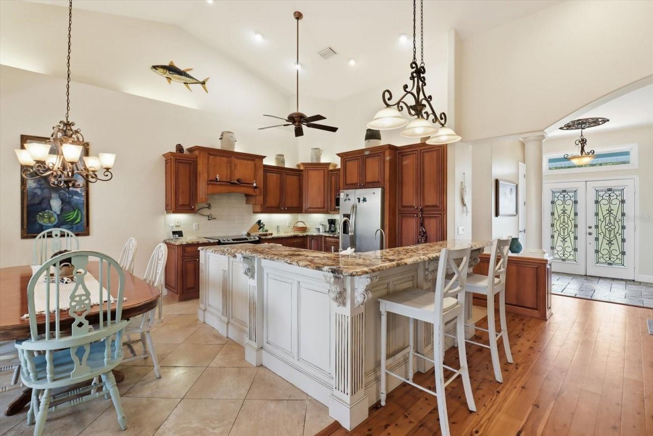 5 Palm Drive, Yankeetown, FL 34498 Photo