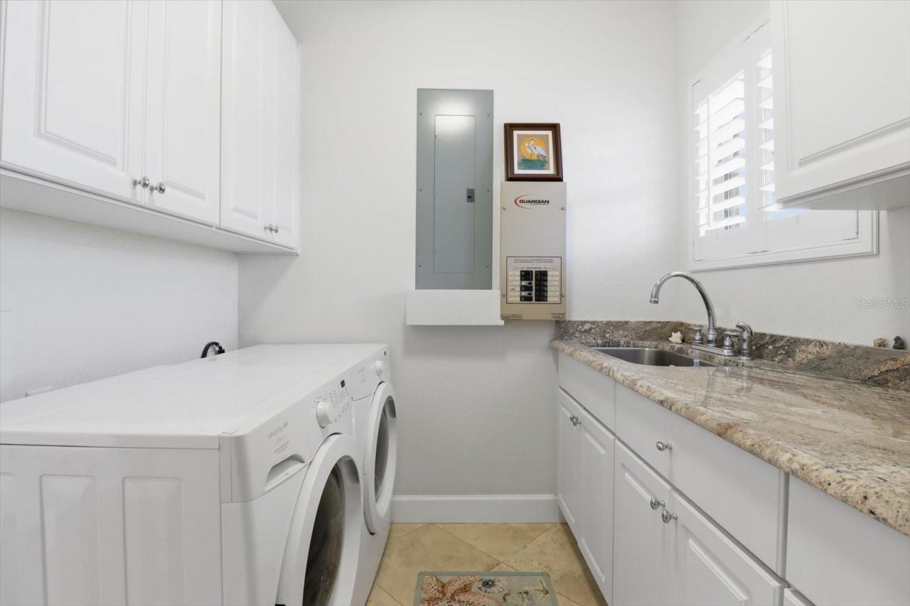 5 Palm Drive, Yankeetown, FL 34498 Photo