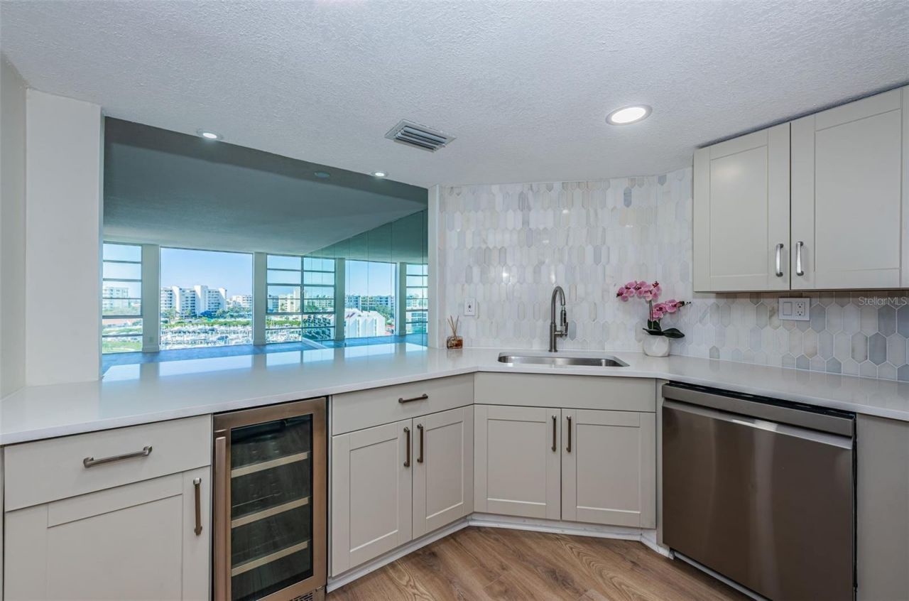 7400 Sun Island Drive S, Unit 806, South Pasadena, FL 33707 Photo