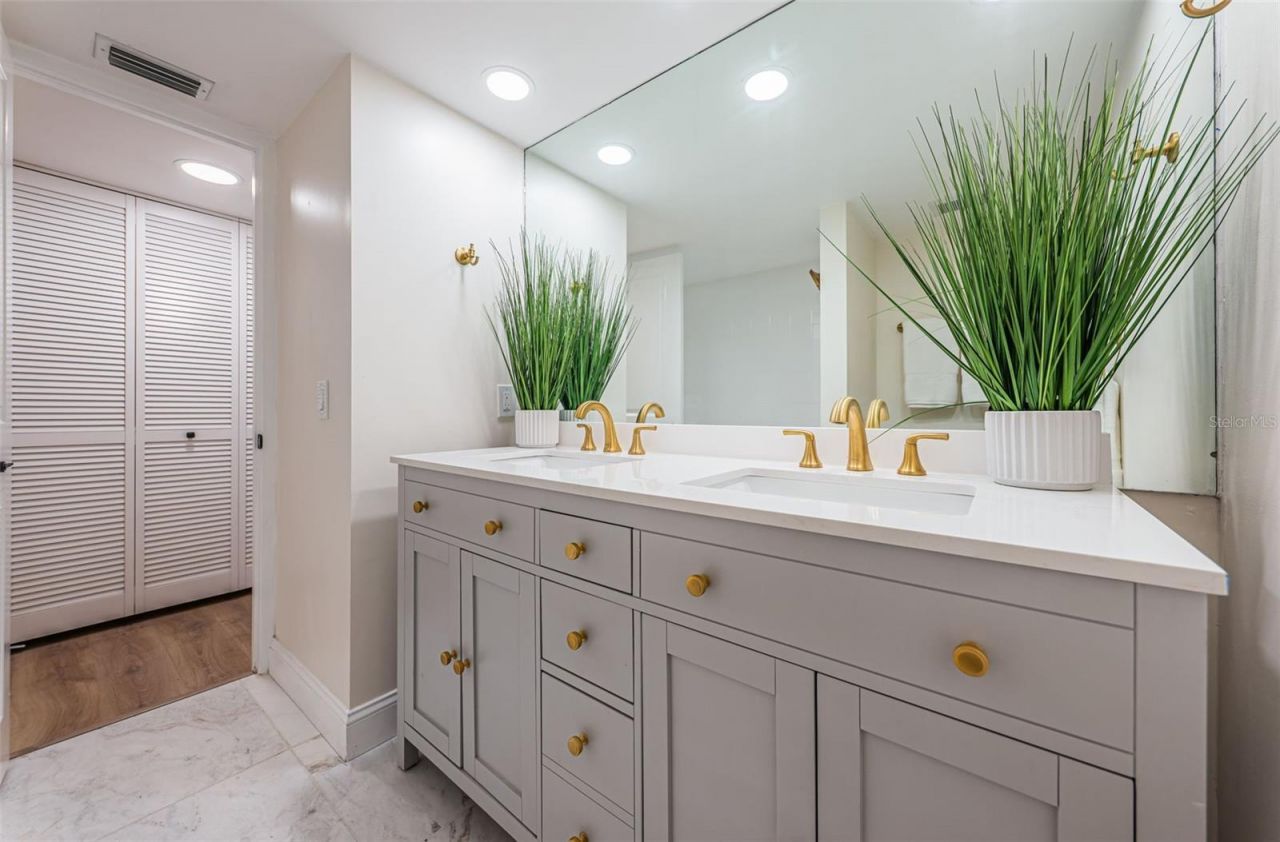 7400 Sun Island Drive S, Unit 806, South Pasadena, FL 33707 Photo