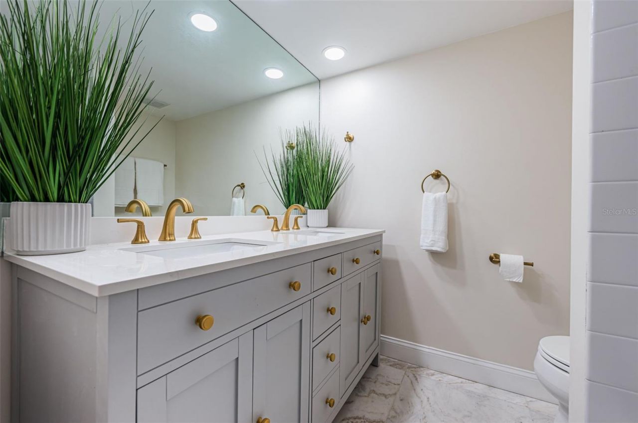 7400 Sun Island Drive S, Unit 806, South Pasadena, FL 33707 Photo