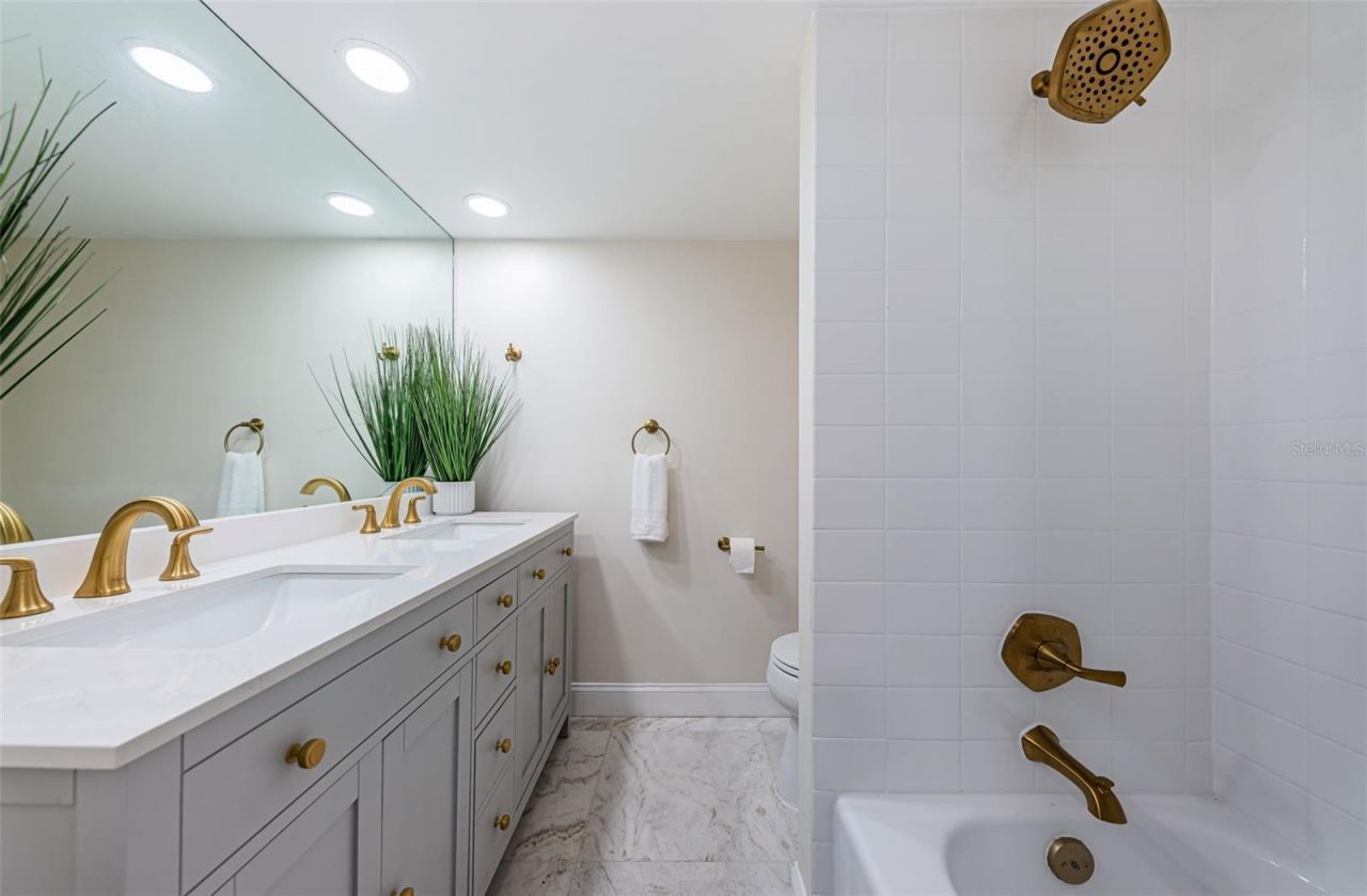 7400 Sun Island Drive S, Unit 806, South Pasadena, FL 33707 Photo
