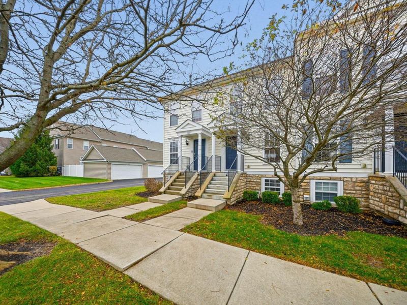 5631 Middle Falls Street, Unit 39, Dublin, OH 43016 Photo 3