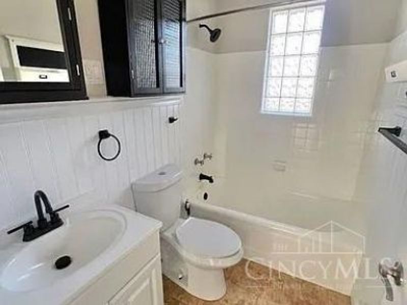 838 W Galbraith Road, Springfield Twp., OH 45231 Photo 6