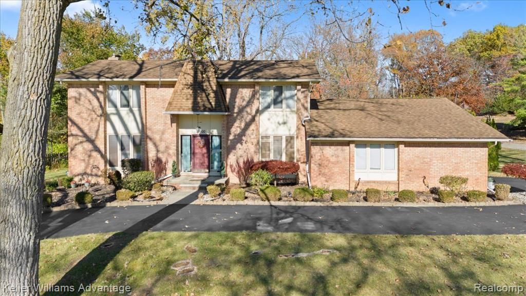 23500 Coventry Woods Lane, Southfield, MI 48034 Main Photo