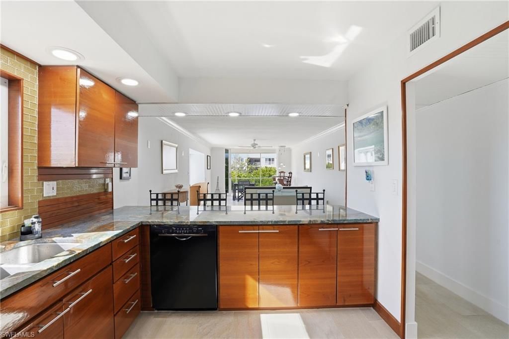 200 Periwinkle Way, Unit 233, Sanibel, FL 33957 Photo