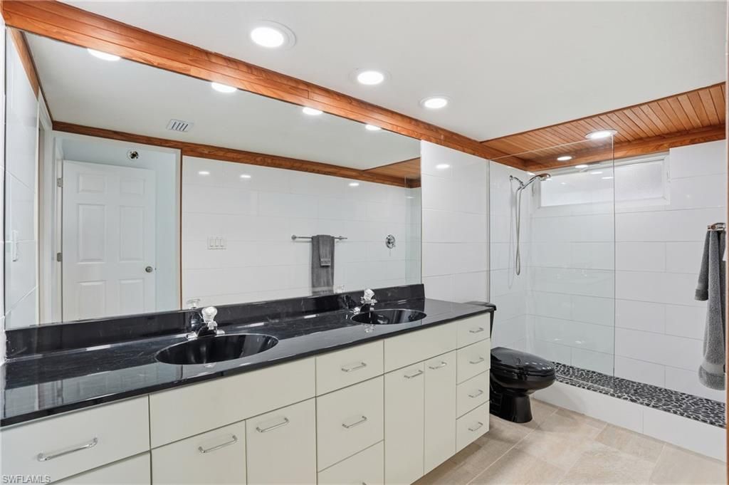 200 Periwinkle Way, Unit 233, Sanibel, FL 33957 Photo