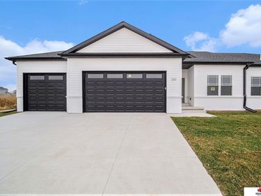 200 W Agnes Drive, Lincoln, NE 68512