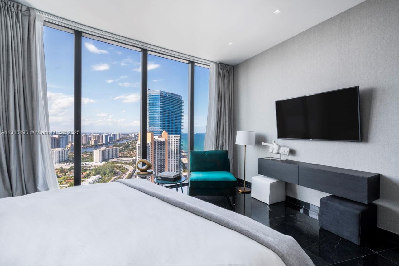 18555 Collins Ave, Unit 3505, Sunny Isles Beach, FL 33160 Photo