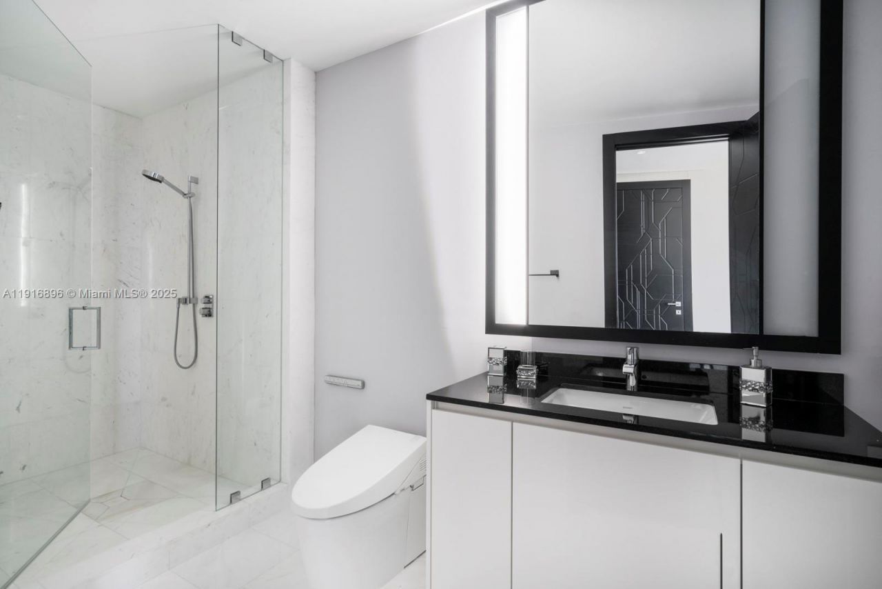 18555 Collins Ave, Unit 3505, Sunny Isles Beach, FL 33160 Photo