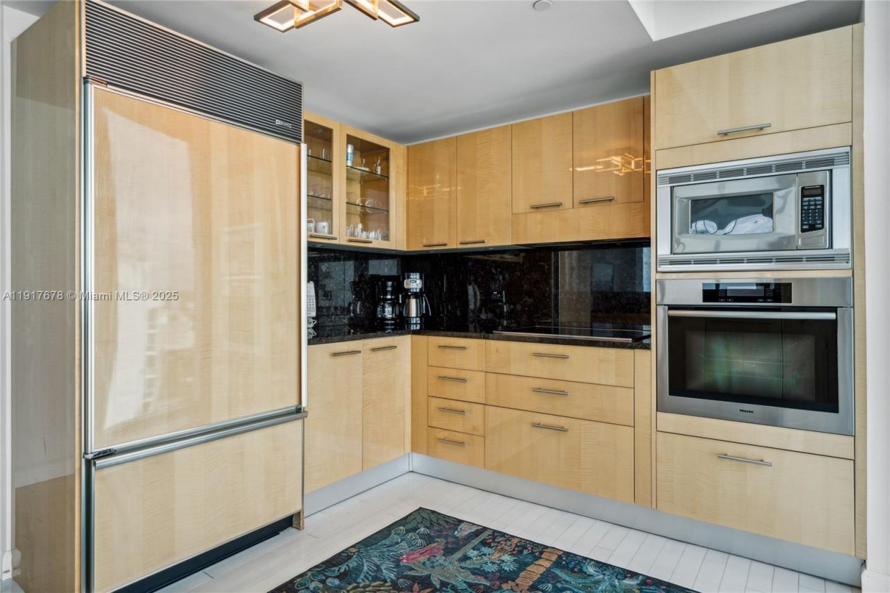 6799 Collins Ave, Unit 1602, Miami Beach, FL 33141 Photo