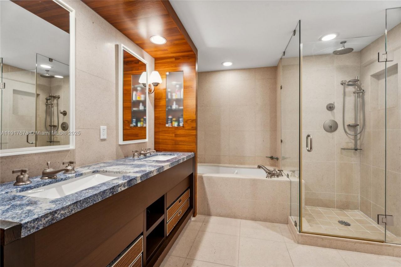 6799 Collins Ave, Unit 1602, Miami Beach, FL 33141 Photo