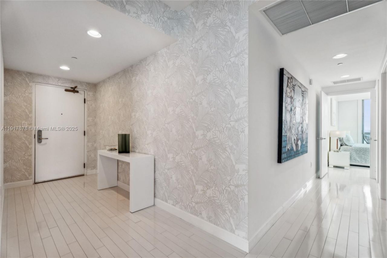 6799 Collins Ave, Unit 1602, Miami Beach, FL 33141 Photo