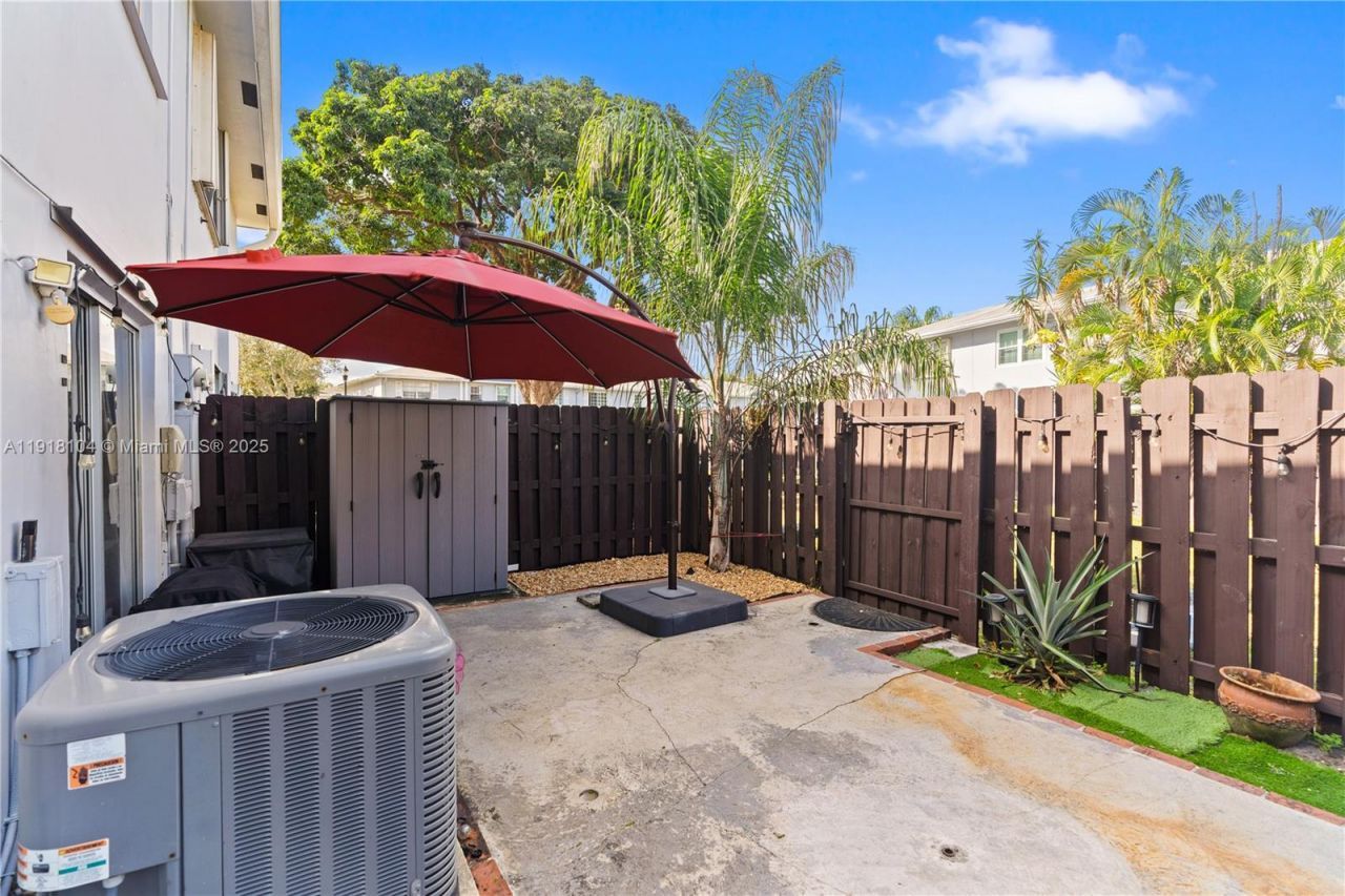 8089 SW 18th Ct, Unit 2-7, Davie, FL 33324 Photo