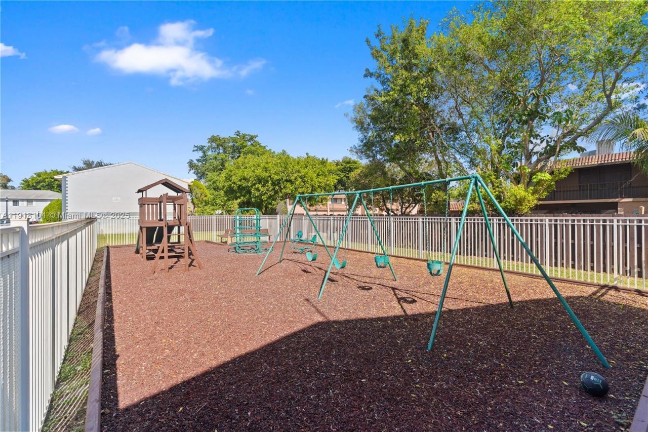 8089 SW 18th Ct, Unit 2-7, Davie, FL 33324 Photo