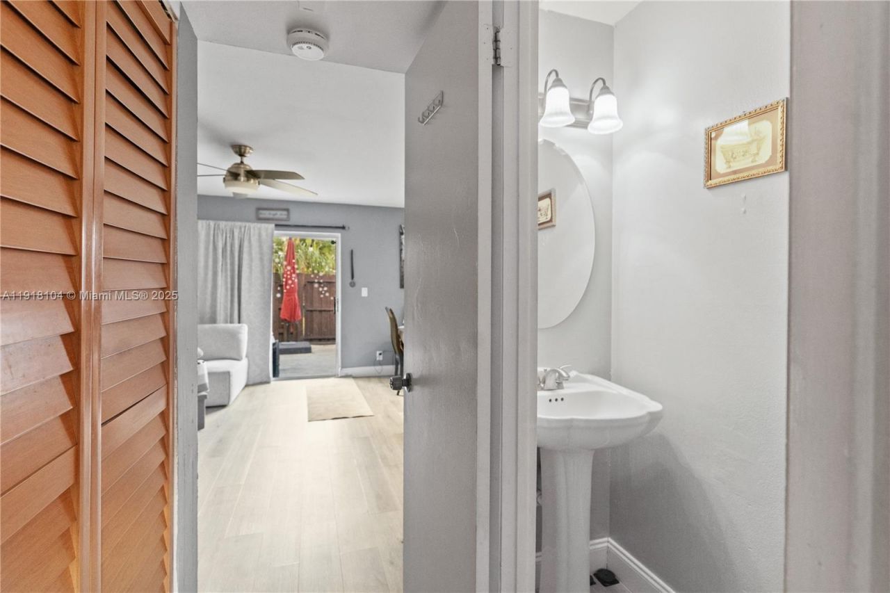 8089 SW 18th Ct, Unit 2-7, Davie, FL 33324 Photo