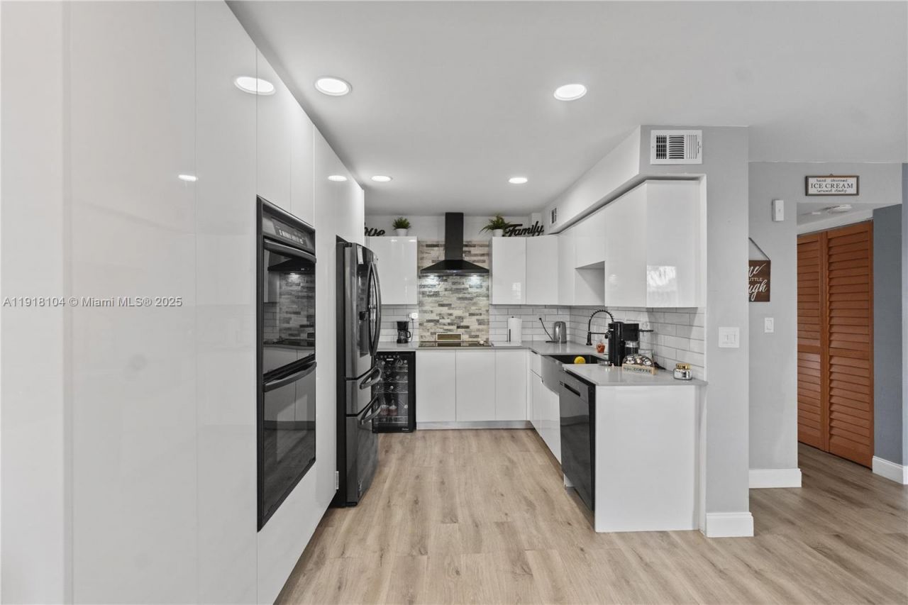 8089 SW 18th Ct, Unit 2-7, Davie, FL 33324 Photo