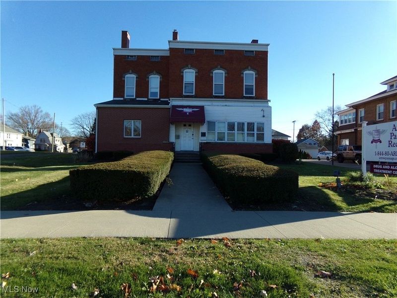 721 Lincoln Way E, Massillon, OH 44646 Photo 1
