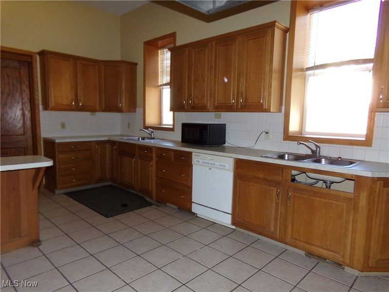 721 Lincoln Way E, Massillon, OH 44646 Photo 16