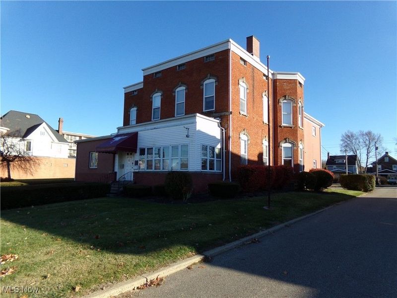 721 Lincoln Way E, Massillon, OH 44646 Photo 2