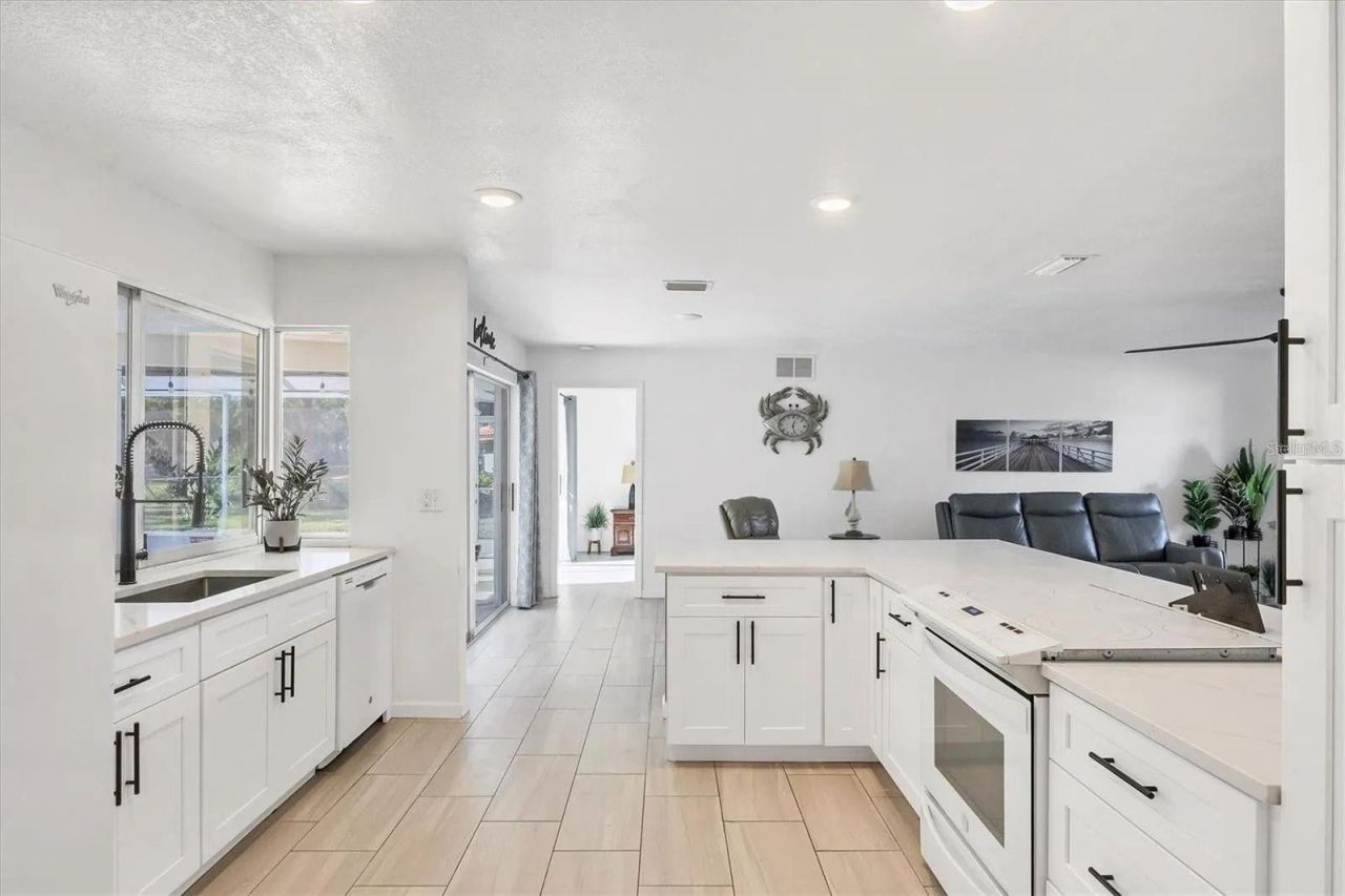 2410 Cass Street, Sarasota, FL 34231 Photo